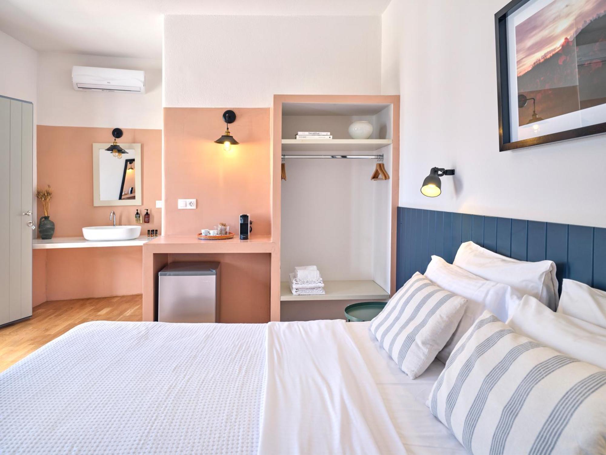 Magoo Suites Logaras Exterior photo