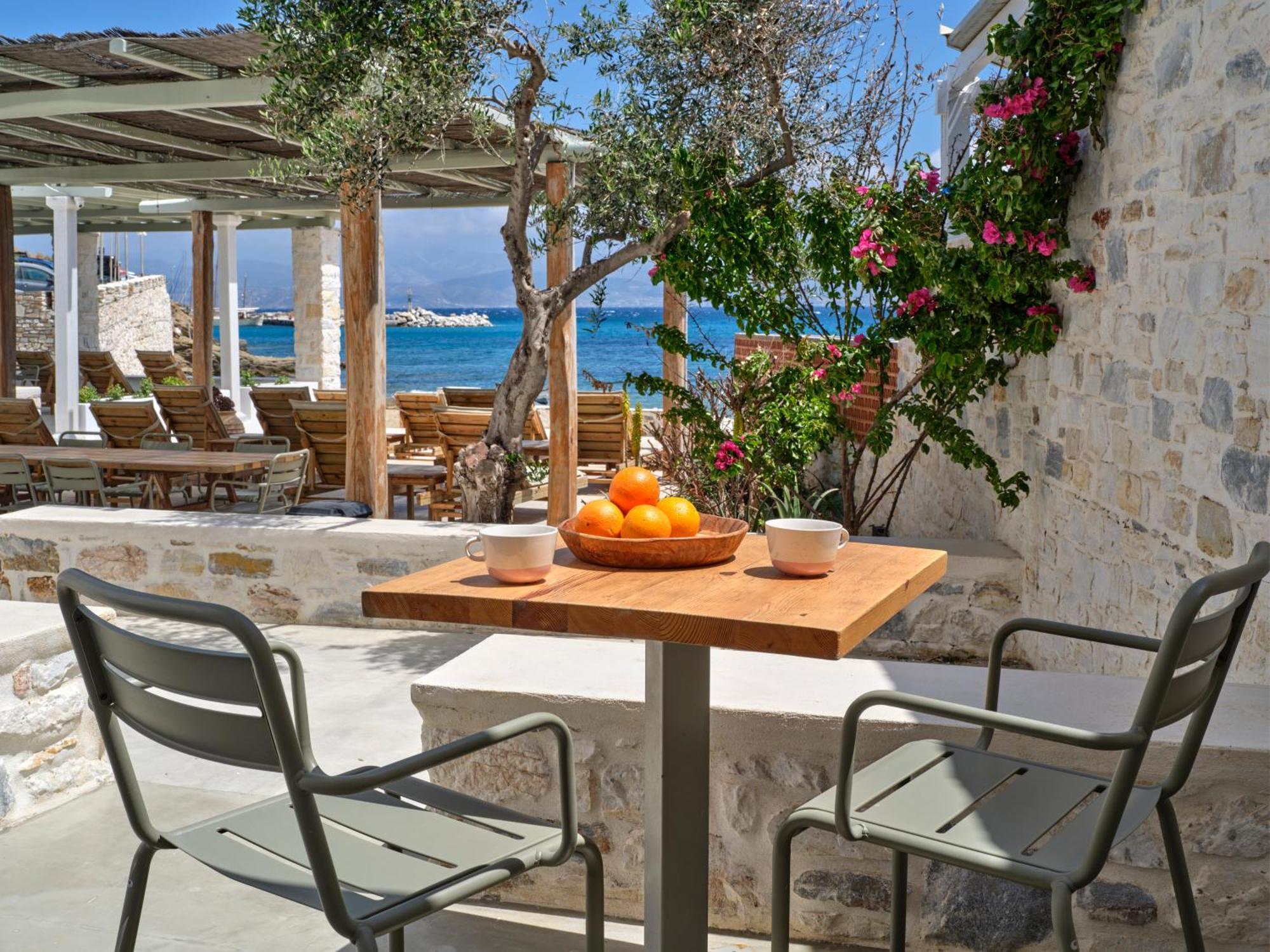 Magoo Suites Logaras Exterior photo
